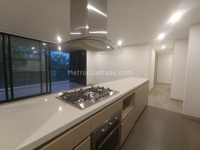 Apartamento de 2 alcobas en arriendo en El Poblado, Medellín, 103 m² · foto 7 de 20