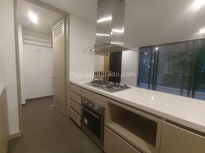 Apartamento de 2 alcobas en arriendo en El Poblado, Medellín, 103 m² · foto 8 de 20