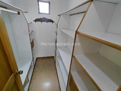 Apartamento de 3 alcobas en arriendo en Conquistadores, Medellín, 175 m² · foto 15 de 18