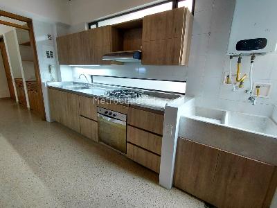 Apartamento de 3 alcobas en arriendo en Conquistadores, Medellín, 175 m² · foto 7 de 18