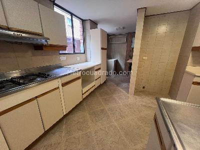 Apartamento en arriendo en Vizcaya, Medellín · foto 5 de 18