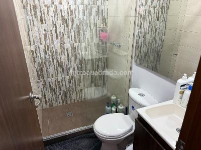 Apartamento de 2 alcobas en venta en El Poblado, Medellín, 82 m² · foto 12 de 14