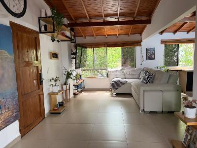 Apartamento de 2 alcobas en venta en El Poblado, Medellín, 82 m² · foto 3 de 14
