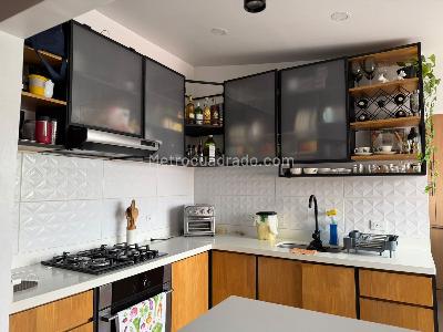 Apartamento de 2 alcobas en venta en El Poblado, Medellín, 82 m² · foto 5 de 14