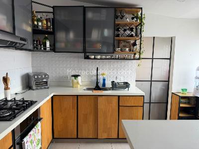 Apartamento de 2 alcobas en venta en El Poblado, Medellín, 82 m² · foto 6 de 14