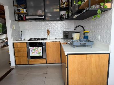 Apartamento de 2 alcobas en venta en El Poblado, Medellín, 82 m² · foto 7 de 14