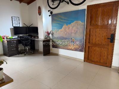 Apartamento de 2 alcobas en venta en El Poblado, Medellín, 82 m² · foto 8 de 14