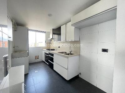 Apartamento en venta en Los Balsos, Medellín · foto 3 de 19