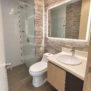 Apartamento de 3 alcobas en arriendo en El Poblado, Medellín, 94 m² · foto 13 de 16