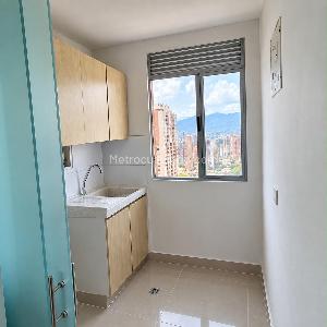 Apartamento de 3 alcobas en arriendo en El Poblado, Medellín, 94 m² · foto 14 de 16