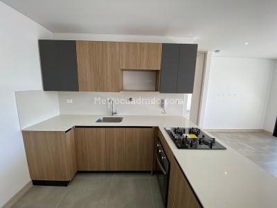 Apartamento de 1 alcoba en arriendo en Los Balsos, Medellín, 68 m² · foto 3 de 11