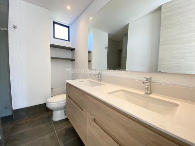 Apartamento de 1 alcoba en arriendo en Los Balsos, Medellín, 68 m² · foto 8 de 11