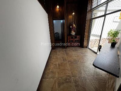 Casa de 4 alcobas en arriendo en Simon Bolivar Laureles, Medellín, 400 m² · foto 12 de 18