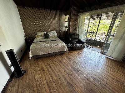 Casa de 4 alcobas en arriendo en Simon Bolivar Laureles, Medellín, 400 m² · foto 6 de 18