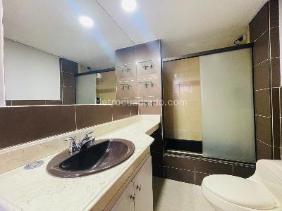 Apartamento en venta en El Poblado, Medellín · foto 12 de 18