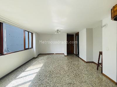 Apartamento en venta en El Poblado, Medellín · foto 2 de 18