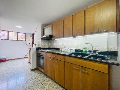 Apartamento en venta en El Poblado, Medellín · foto 3 de 18