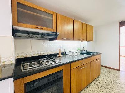 Apartamento en venta en El Poblado, Medellín · foto 5 de 18