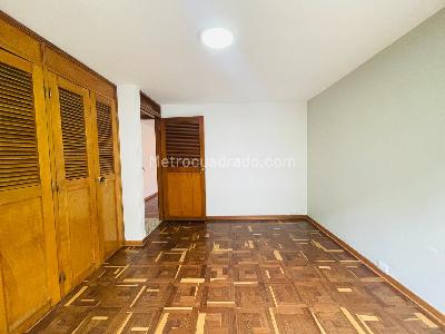 Apartamento en venta en El Poblado, Medellín · foto 8 de 18