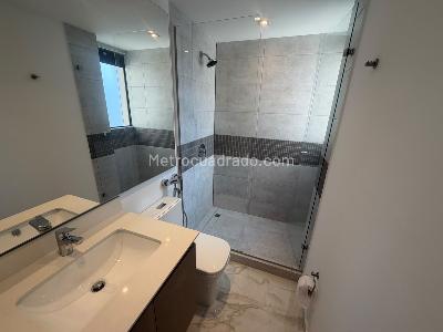 Apartamento de 3 alcobas en arriendo en El Poblado, Medellín, 100 m² · foto 12 de 17