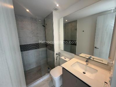 Apartamento de 3 alcobas en arriendo en El Poblado, Medellín, 100 m² · foto 14 de 17