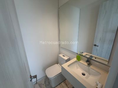 Apartamento de 3 alcobas en arriendo en El Poblado, Medellín, 100 m² · foto 15 de 17