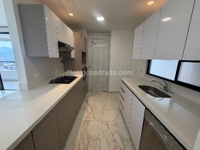 Apartamento de 3 alcobas en arriendo en El Poblado, Medellín, 100 m² · foto 5 de 17