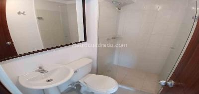 Apartamento de 3 alcobas en arriendo en Loma De Los Bernal, Medellín, 67 m² · foto 13 de 17