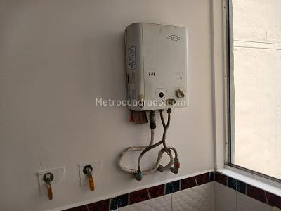 Apartamento de 3 alcobas en arriendo en Loma De Los Bernal, Medellín, 67 m² · foto 15 de 17