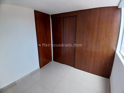 Apartamento de 3 alcobas en arriendo en Loma De Los Bernal, Medellín, 67 m² · foto 9 de 17