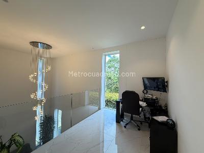 Casa de 5 alcobas en venta en Rionegro, Rionegro, 390 m² · foto 10 de 20