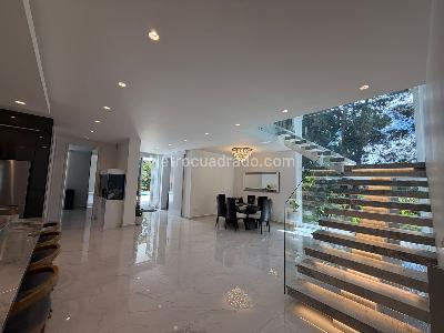 Casa de 5 alcobas en venta en Rionegro, Rionegro, 390 m² · foto 3 de 20