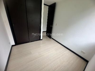 Apartamento de 3 alcobas en arriendo en El Trianon, Envigado, 70 m² · foto 8 de 13