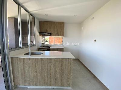 Apartamento de 3 alcobas en arriendo en Los Colegios, Rionegro, 78 m² · foto 2 de 17