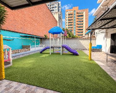 Casa de 5 alcobas en arriendo en Envigado, Envigado, 750 m² · foto 7 de 8