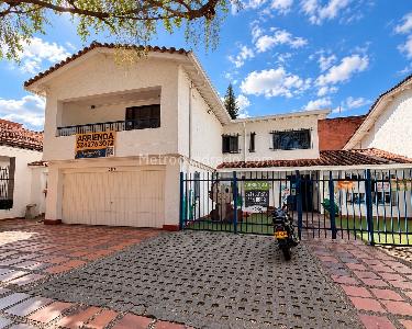 Casa de 5 alcobas en arriendo en Envigado, Envigado, 750 m² · foto 8 de 8