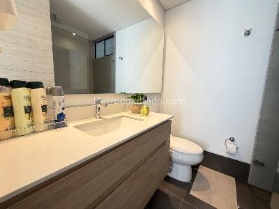 Apartamento de 1 alcoba en arriendo en El Poblado, Medellín, 55 m² · foto 8 de 11