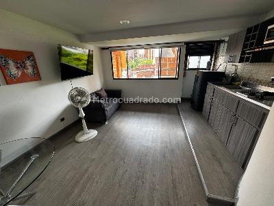 Apartaestudio en arriendo en Laureles, Medellín, 55 m² · foto 2 de 10