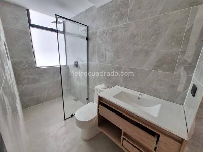 Apartamento de 2 alcobas en arriendo en Conquistadores, Medellín, 92 m² · foto 13 de 14