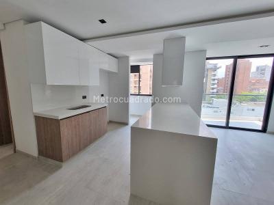 Apartamento de 2 alcobas en arriendo en Conquistadores, Medellín, 92 m² · foto 3 de 14
