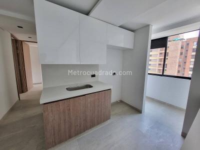 Apartamento de 2 alcobas en arriendo en Conquistadores, Medellín, 92 m² · foto 4 de 14