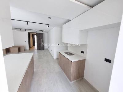 Apartamento de 2 alcobas en arriendo en Conquistadores, Medellín, 92 m² · foto 6 de 14