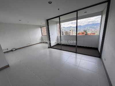 Apartamento en arriendo en Castropol, Medellín · foto 2 de 9