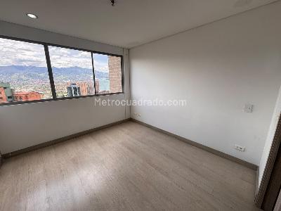 Apartamento en arriendo en Castropol, Medellín · foto 3 de 9