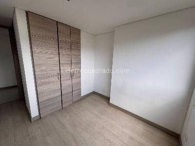 Apartamento en arriendo en Castropol, Medellín · foto 4 de 9