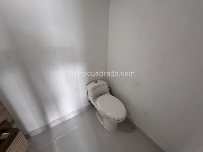 Apartamento en arriendo en Castropol, Medellín · foto 8 de 9
