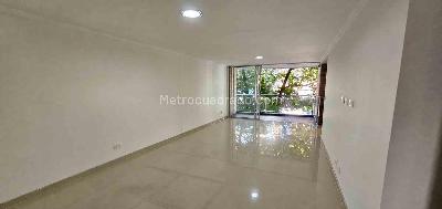 Apartamento de 3 alcobas en arriendo en Laureles, Medellín, 88 m² · foto 2 de 2