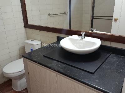 Apartamento en arriendo en El Tesoro, Medellín · foto 10 de 11