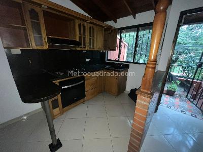 Casa de 4 alcobas en arriendo en Bello Horizonte, Medellín, 100 m² · foto 2 de 9