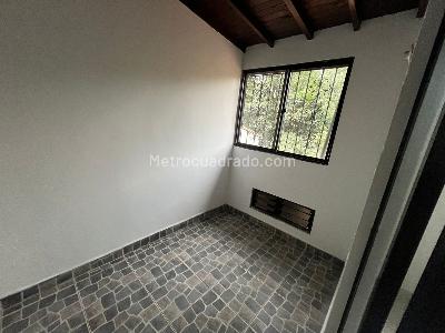 Casa de 4 alcobas en arriendo en Bello Horizonte, Medellín, 100 m² · foto 5 de 9